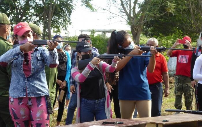 Guayos afina la puntería en el Día de la Defensa (+ Fotos)