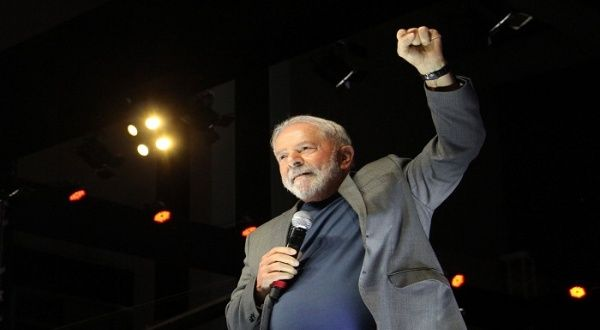 Lula asegura que Brasil se reconstruirá