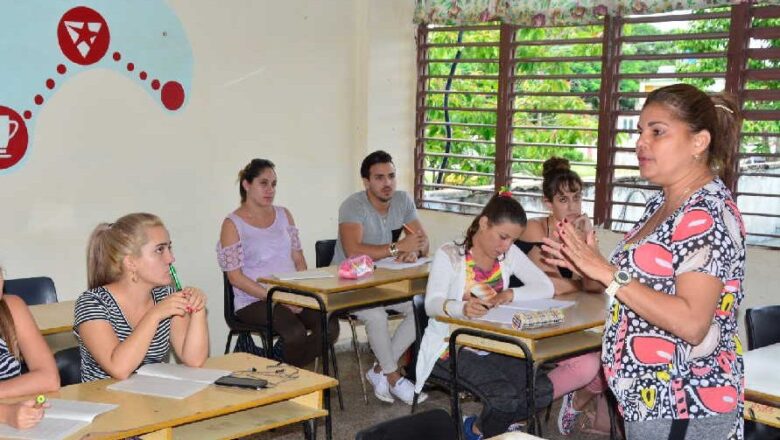 Más de 400 profesores espirituanos optan por categorización docente