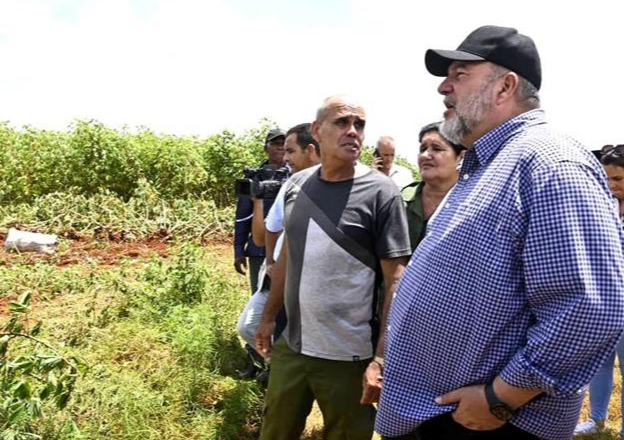 Jefe de Gobierno recorrió territorios del occidente cubano afectados por Idalia