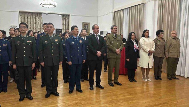 Oficiales cubanos celebran en China día de las FAR