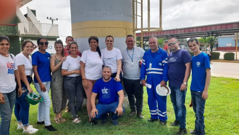 Constata máxima dirigente juvenil cubana compromiso de los jóvenes de la refinería de Cabaiguán con el desarrollo económico de la empresa (+Fotos)                                                                                                 