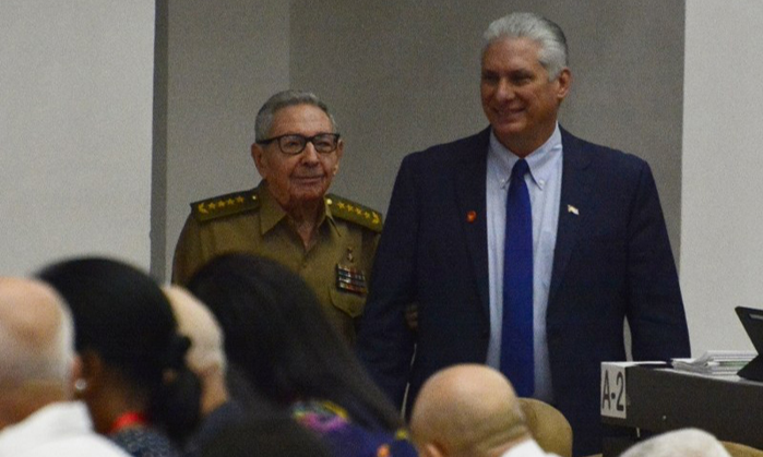 Asisten Raúl Castro y Díaz-Canel a sesiones del Parlamento de Cuba