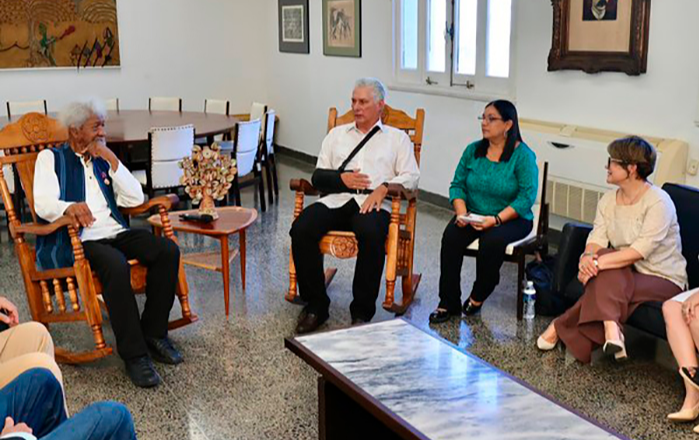 Jefe de Estado cubano sostiene encuentro con Wole Soyinka