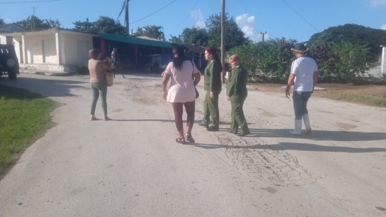 Intercambiaron miembros del Consejo de Defensa Municipal con habitantes y delegados de Potrerillo (+Fotos)