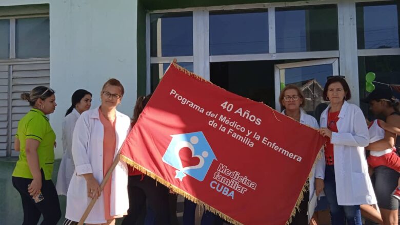 Recibieron en Cabaiguán a la bandera aniversario 40 del programa de medicina familiar