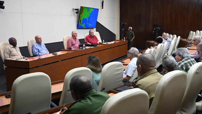 Presidente de Cuba evalúa recuperación de provincia Guantánamo