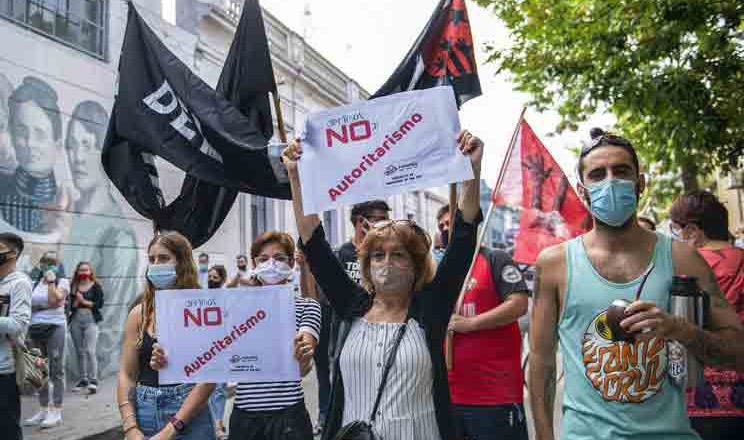 Profesores de secundaria al paro en Uruguay