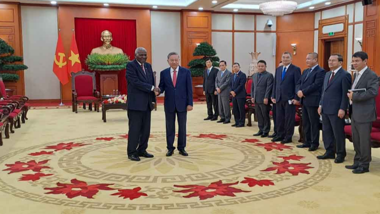 Alta dirección de Vietnam valora visita de Esteban Lazo